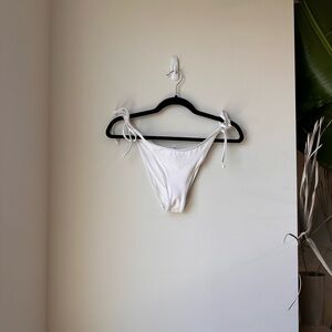 SKIMS Signature Swim Dipped Tie Bottoms in Snow size Medium